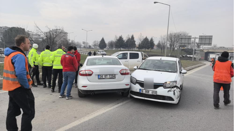 Bursa'da trafik kazası: Yaralılar var!