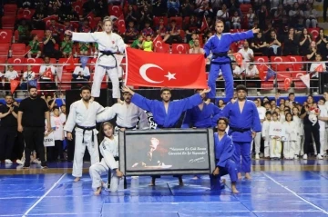 19 Mayıs Atatürk’ü Anma, Gençlik ve Spor Bayramı Burdur’da coşkuyla kutlandı
