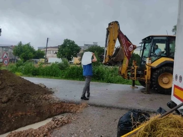 200 küçükbaş hayvan sel sularından kurtarıldı
