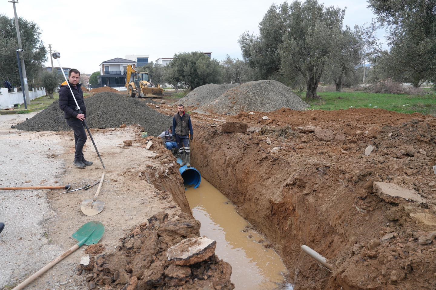 Burhaniye de yarım asırlık kanalizasyon hattı yenileniyor