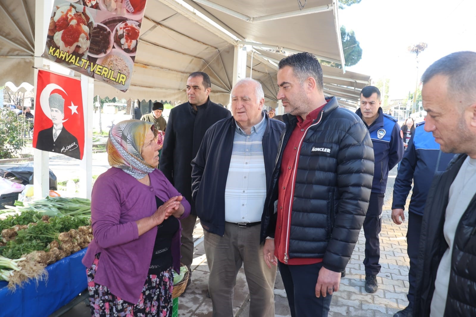 Başkan Arıcı, Çakırbeyli Üretici Pazarı’nda vatandaşlarla buluştu
