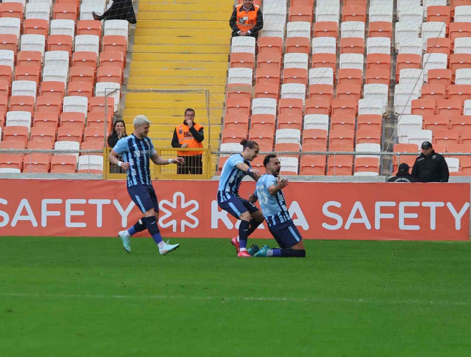 Trendyol Süper Lig: Adana Demirspor: 1 - Kasımpaşa: 1 (İlk yarı)
