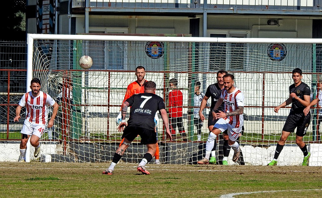 Çeşme Belediyespor son dakika golüyle beraberliği kaçırdı
