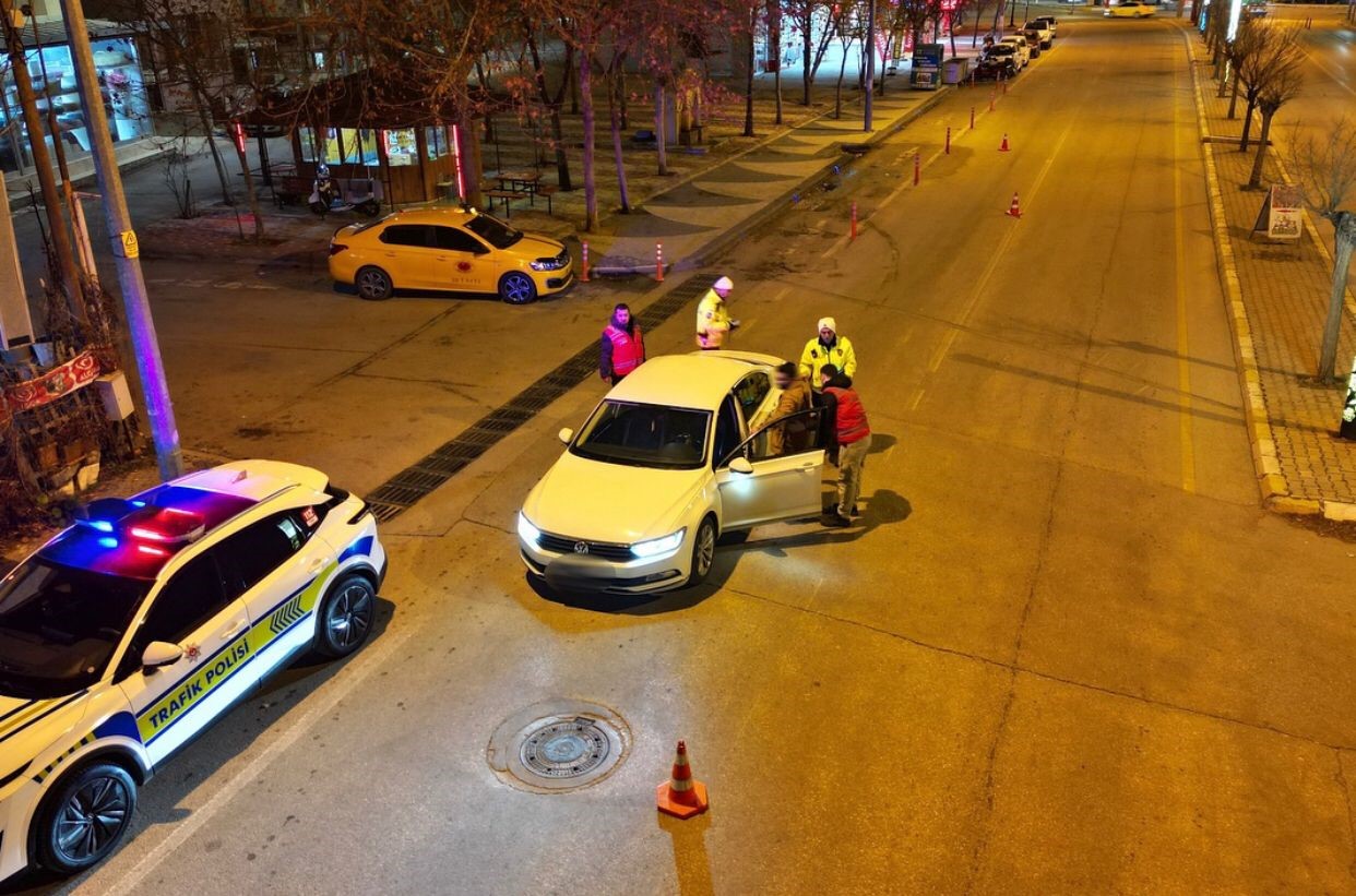 Isparta’da 24 saatlik denetimde 323 sürücüye ceza uygulandı
