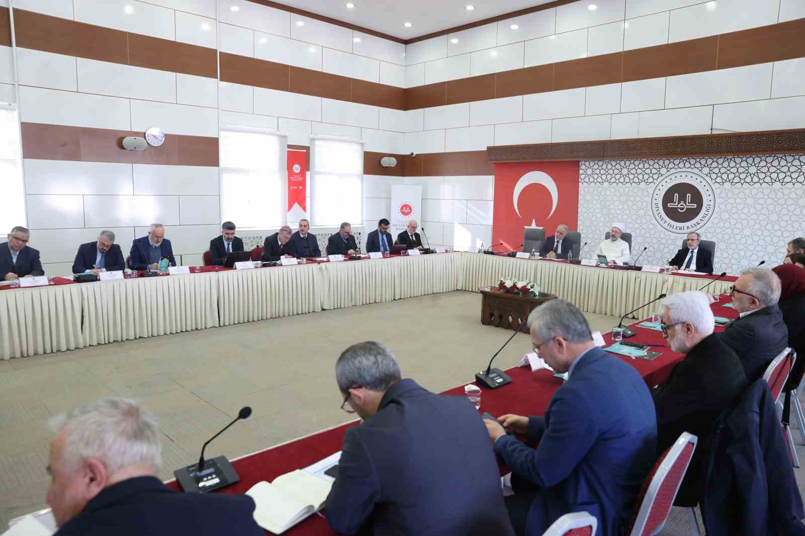 Diyanet İşleri Başkanı Erbaş: "Hutbelerimiz her hafta 22 milyon insana ulaşıyor"
