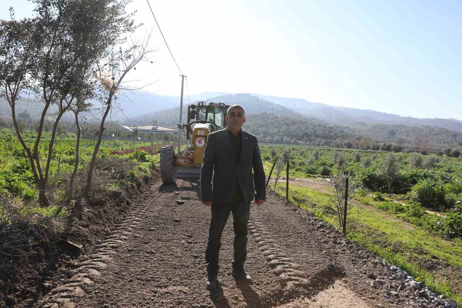 Gölhisar’da bahçe yolları asfaltlanıyor
