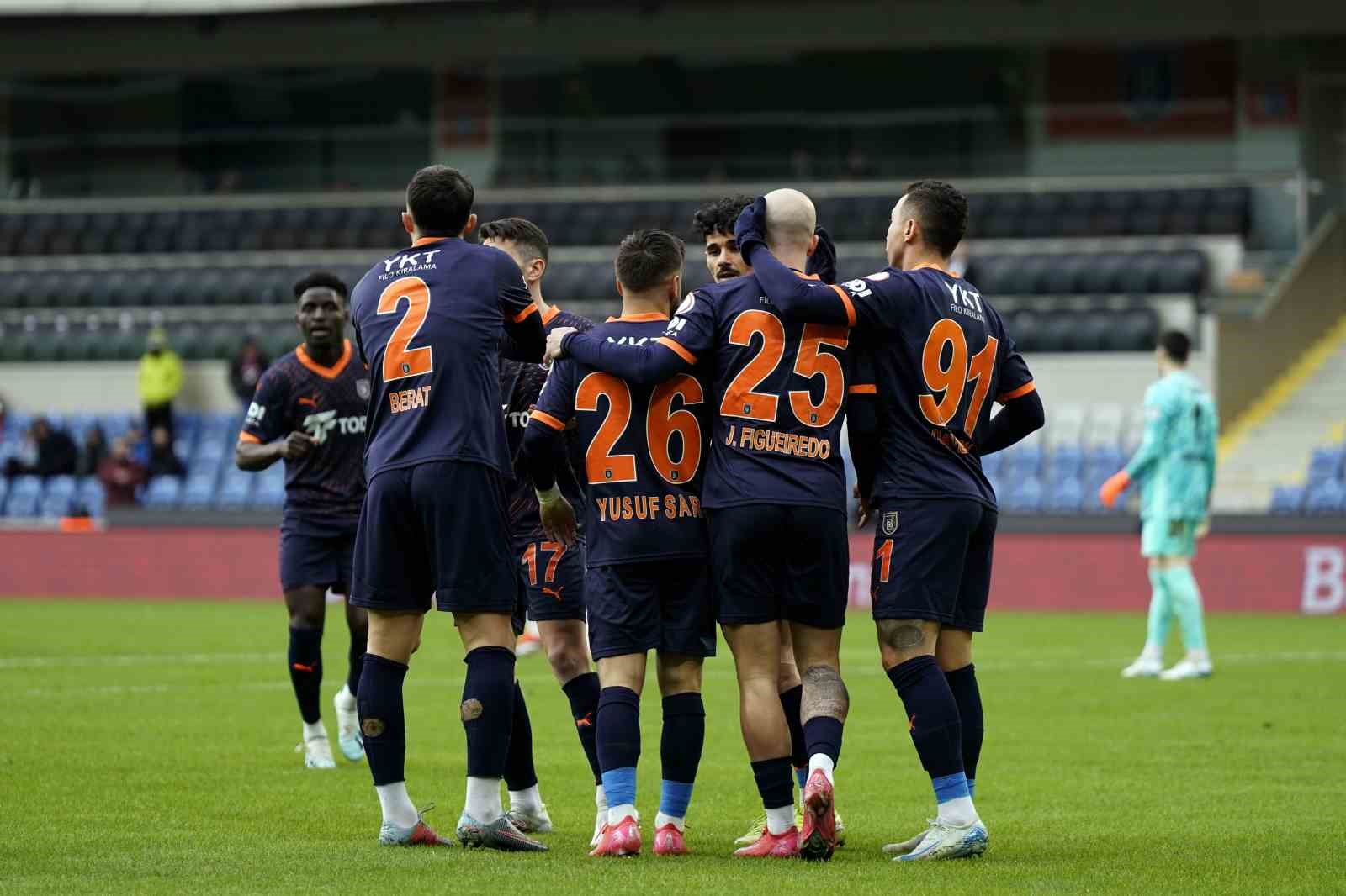 Ziraat Türkiye Kupası: Başakşehir: 2 - Çorum FK: 1 (İlk yarı)
