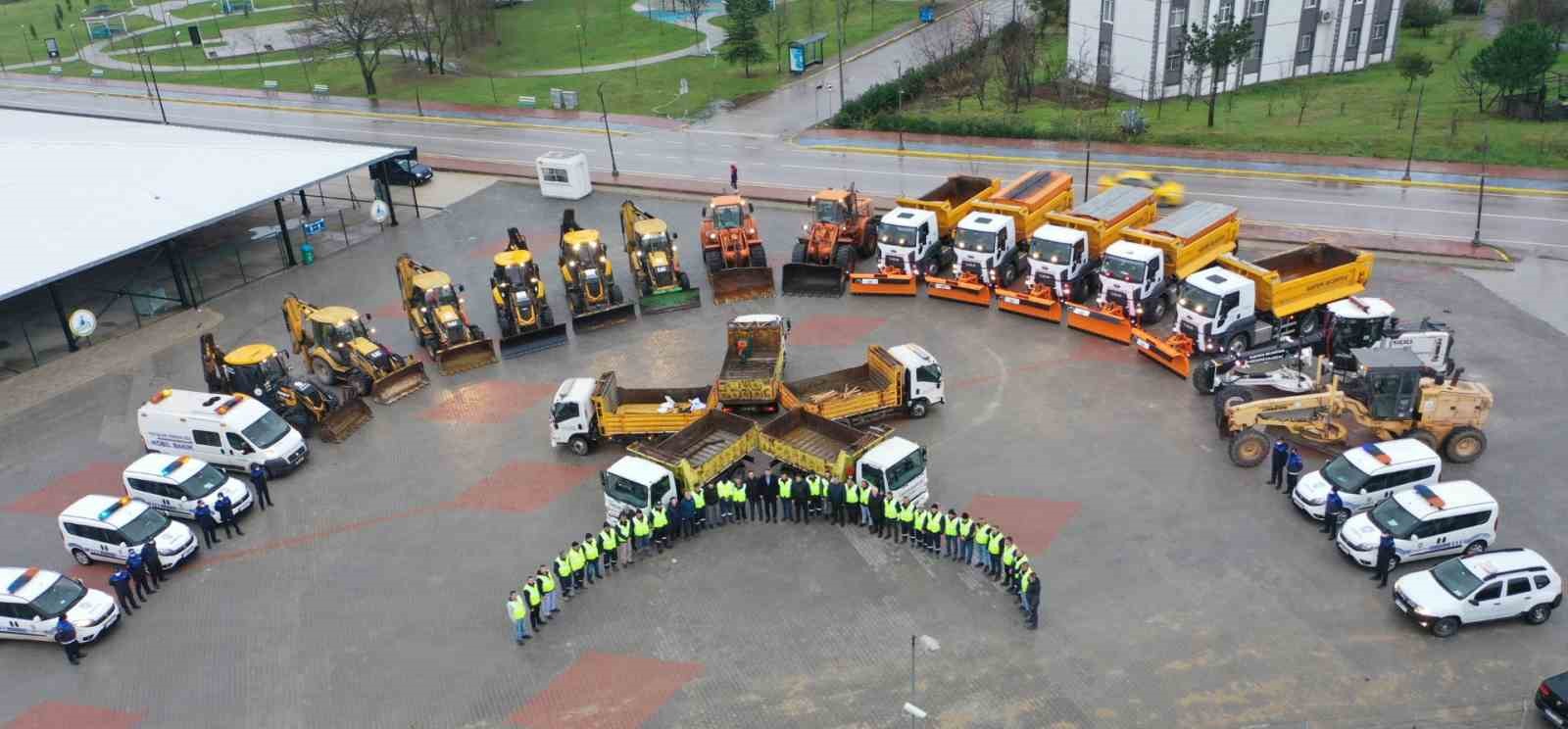 Kartepe’de ekipler yoğun kar yağışına karşı teyakkuzda
