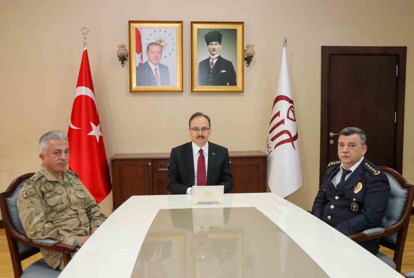 Siirt’te ocak ayı güvenlik ve asayiş değerlendirme toplantısı düzenlendi
