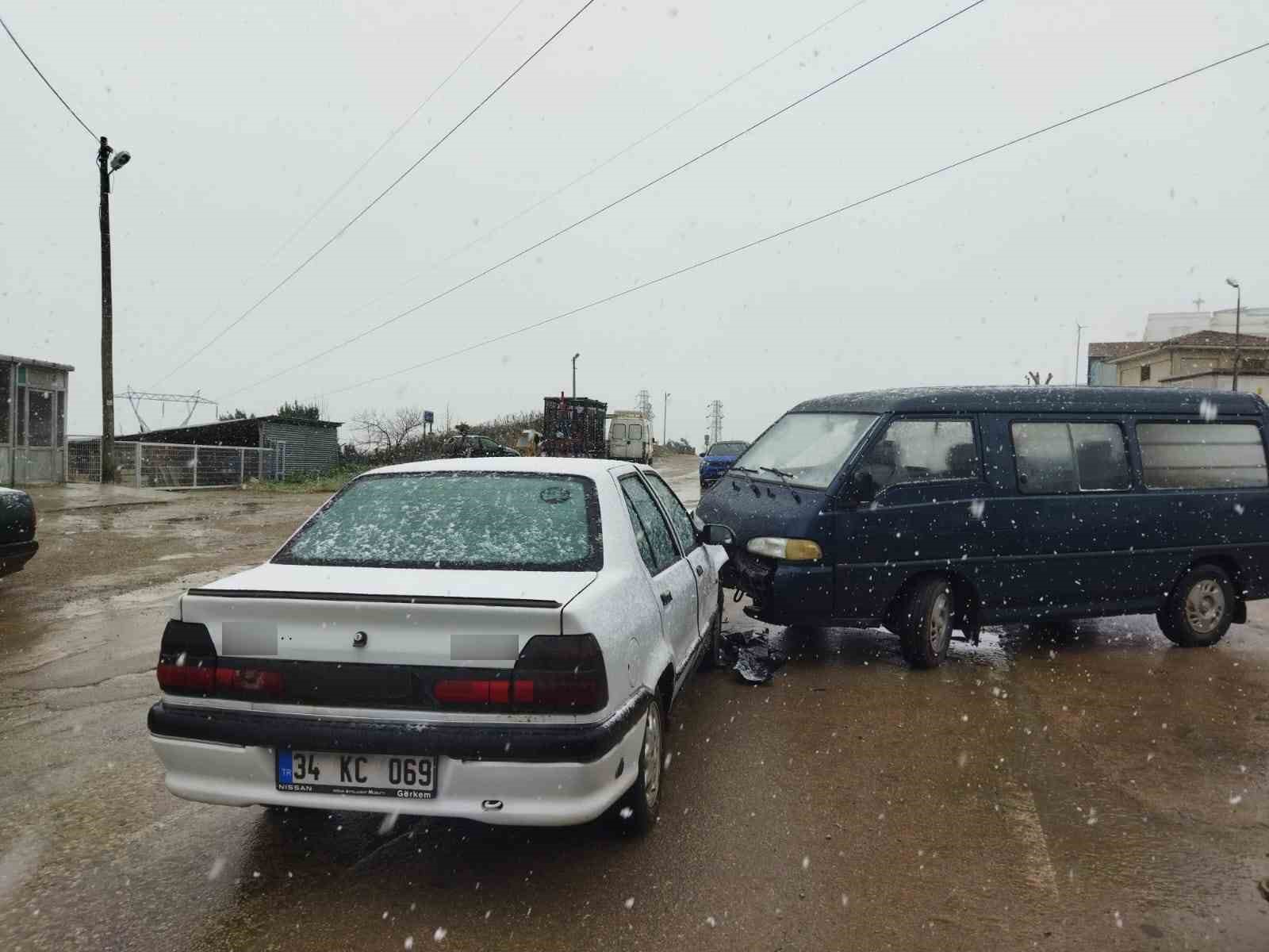 Trafik kazası: 2 çocuk yaralı