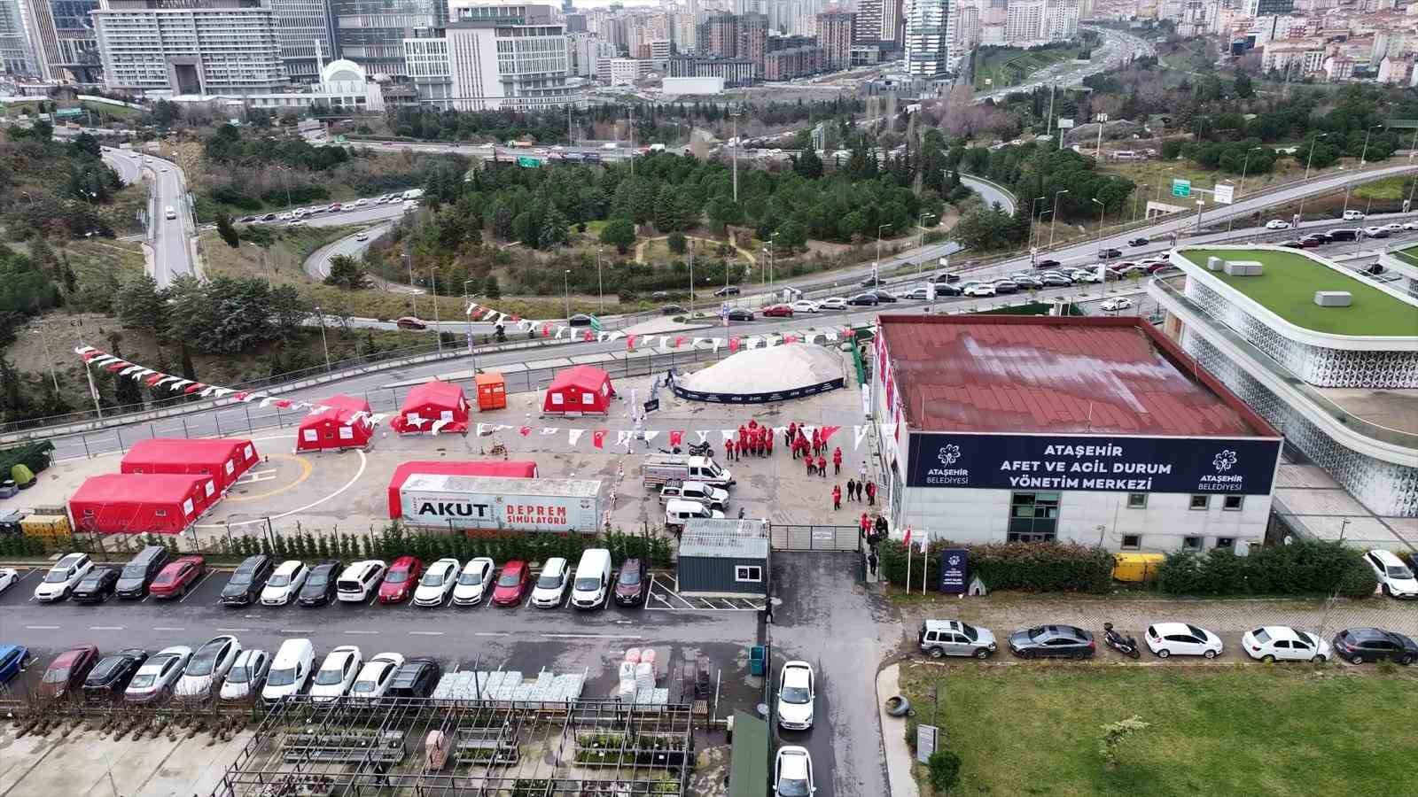 Başkan Adıgüzel: "Depremi siyasi bir tartışma malzemesi olarak görmemek gerekir"
