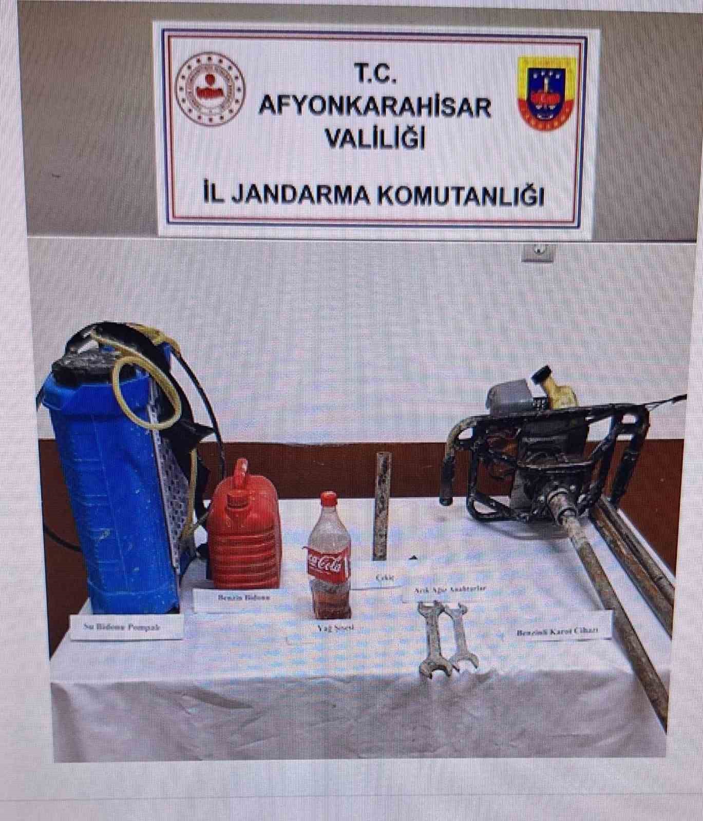 Kaçak kazı yapan şahsı jandarma yakaladı
