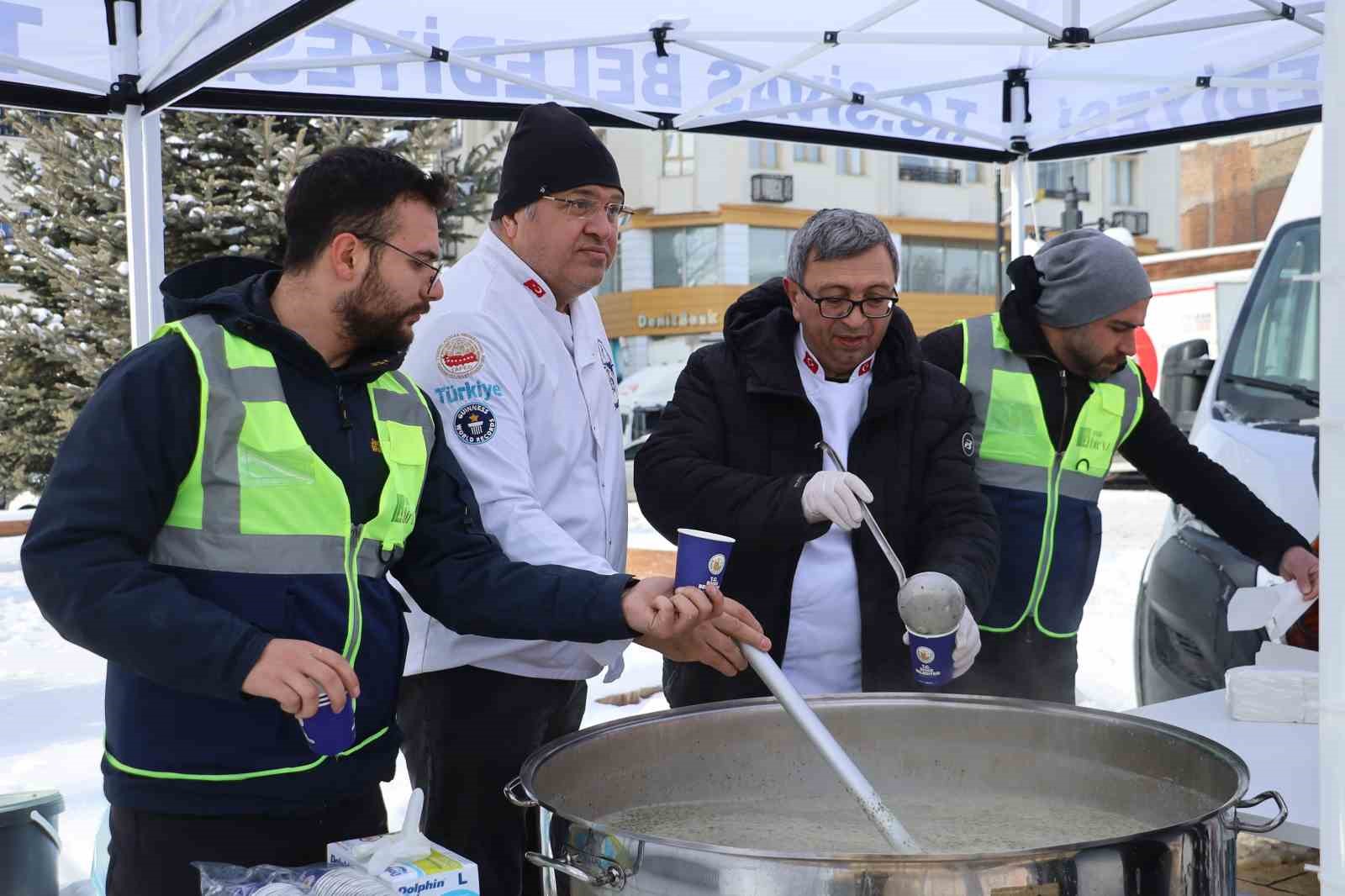 Sivas’ta deprem şehitleri anıldı
