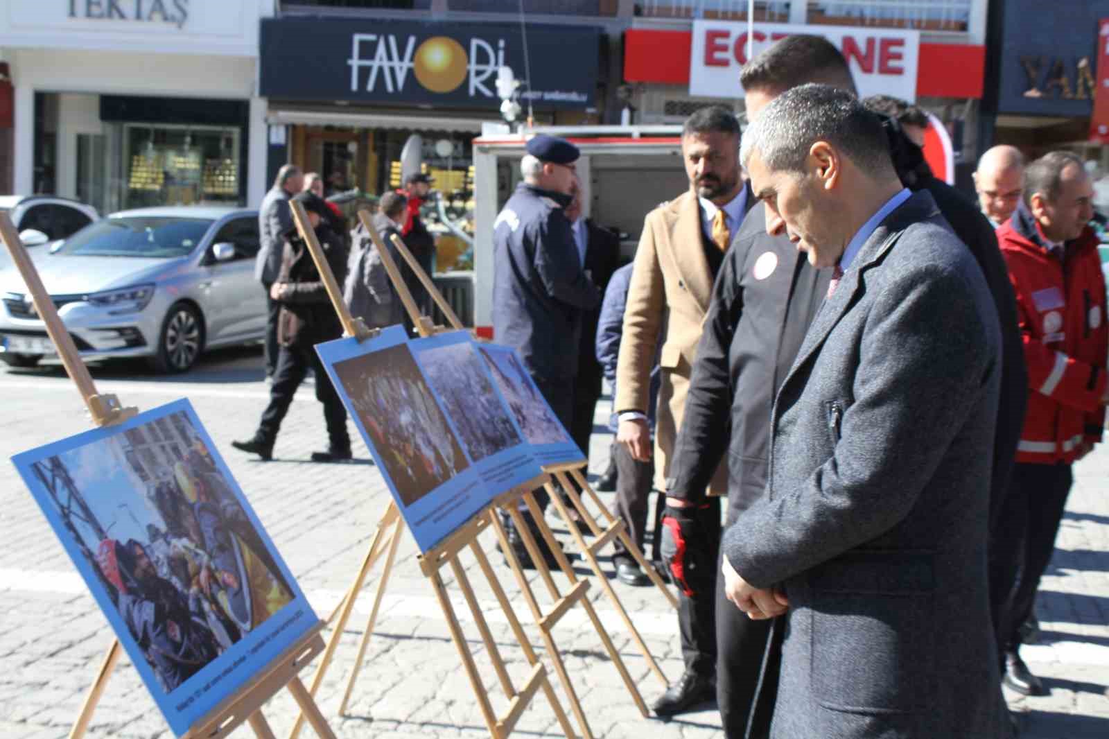 Uşak’ta 6 Şubat Depremleri temalı fotoğraf sergisi açıldı
