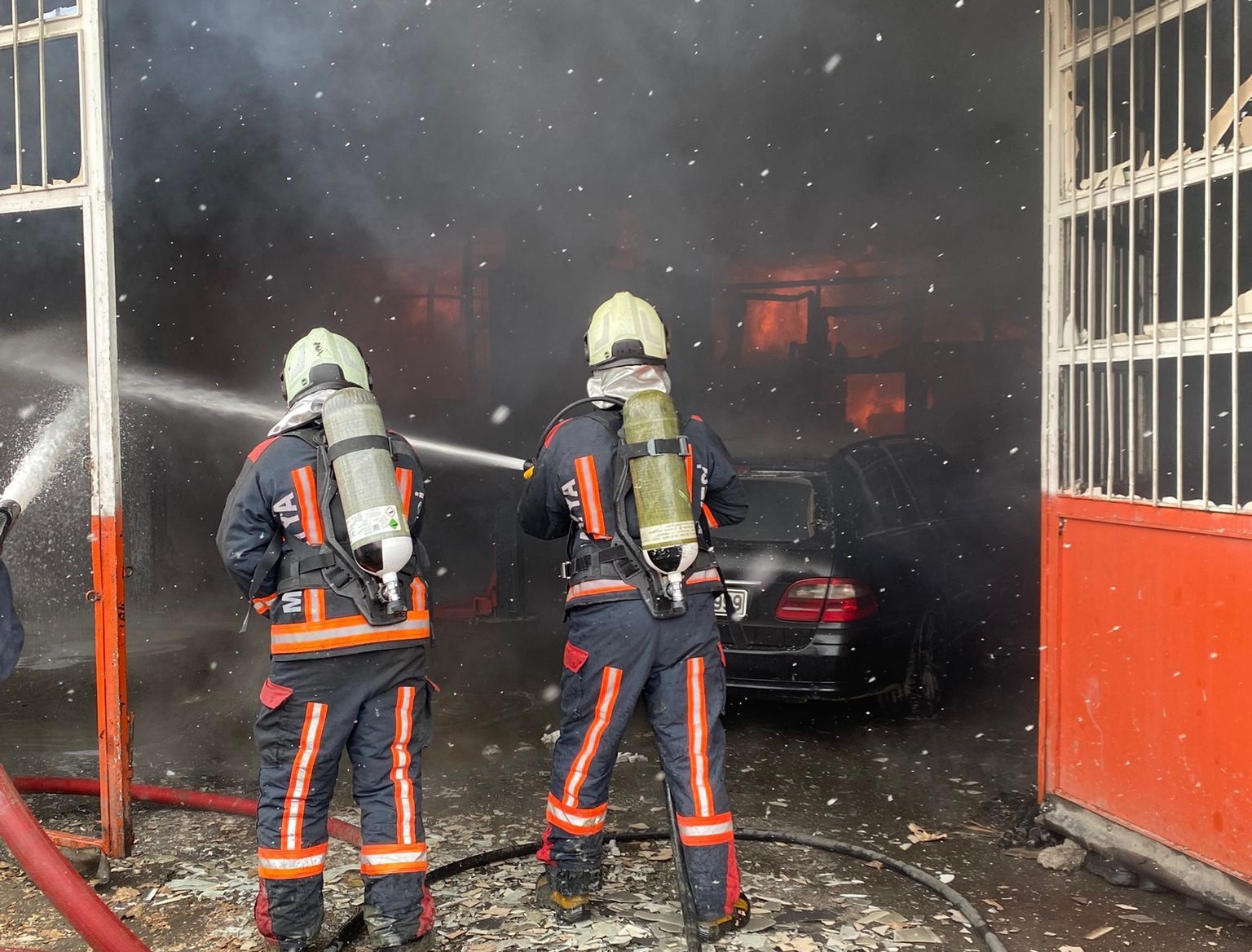 Korkutan iş yeri yangını