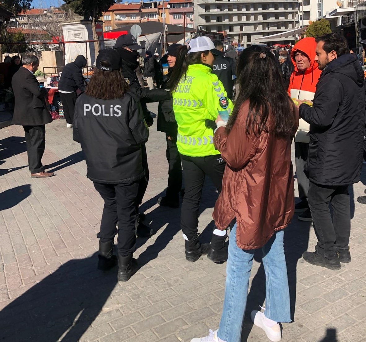 Buldan polisi vatandaşları dolandırıcılara karşı bilgilendirdi
