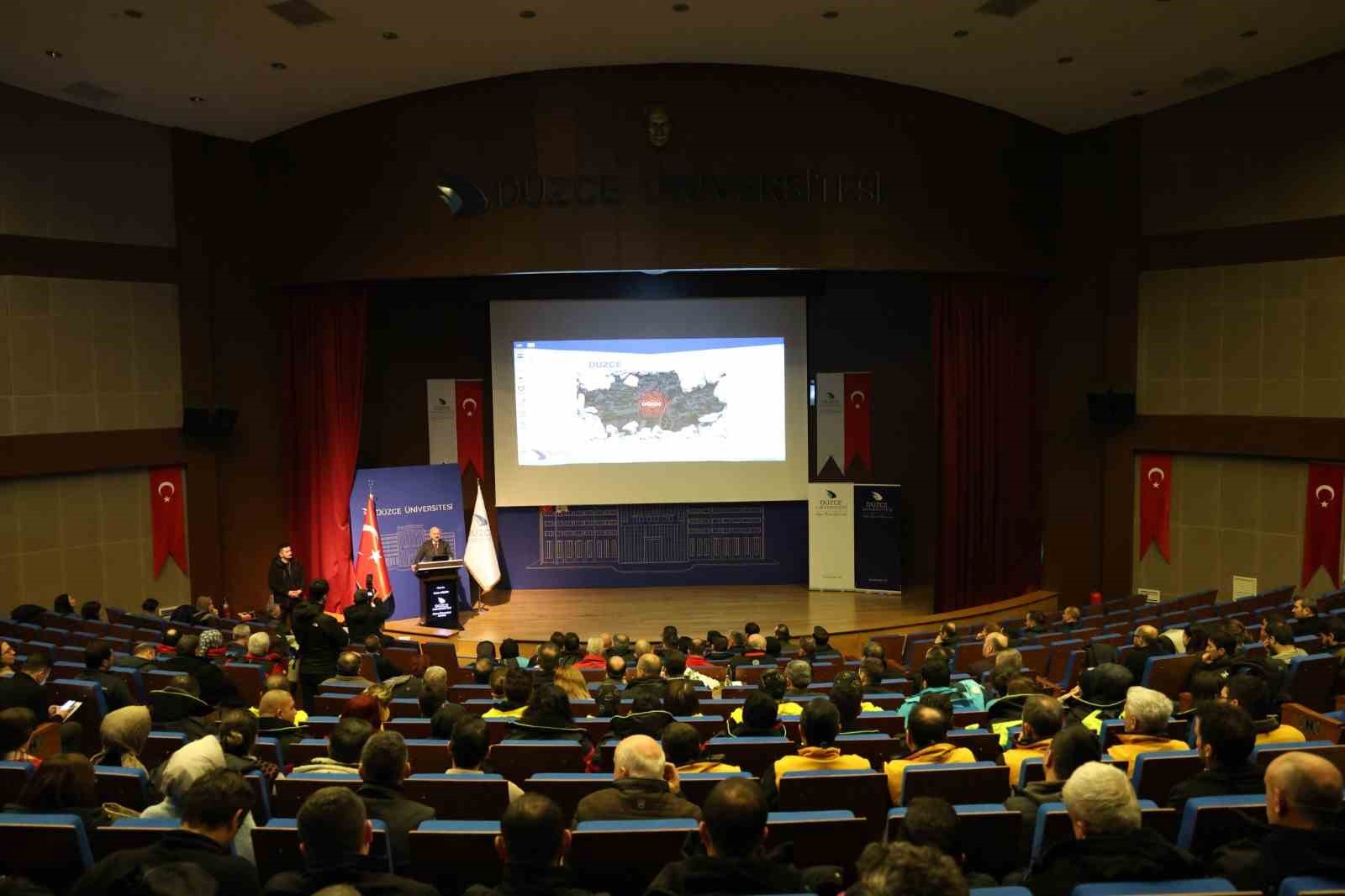 Düzce Üniversitesi’nde Düzce deprem çalıştayı gerçekleştirildi
