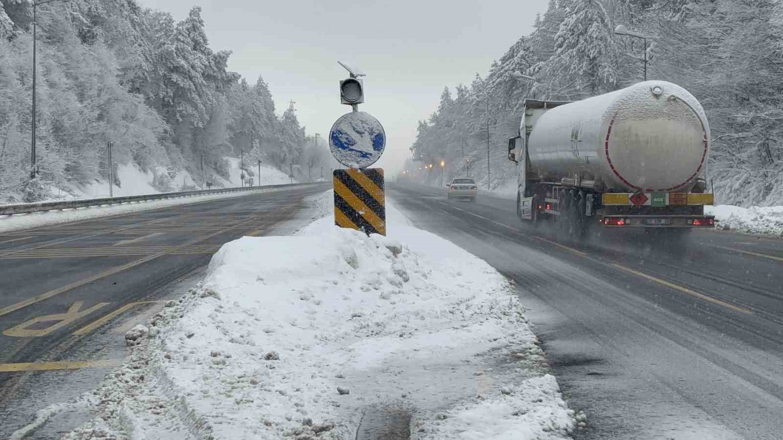 Bolu Dağı geçişinde ulaşım rahat sağlanıyor
