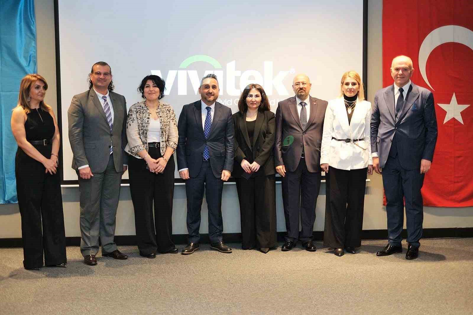 Azerbaycan gönüllüleri, iş dünyasında yeni fırsatlar için İzmir’de
