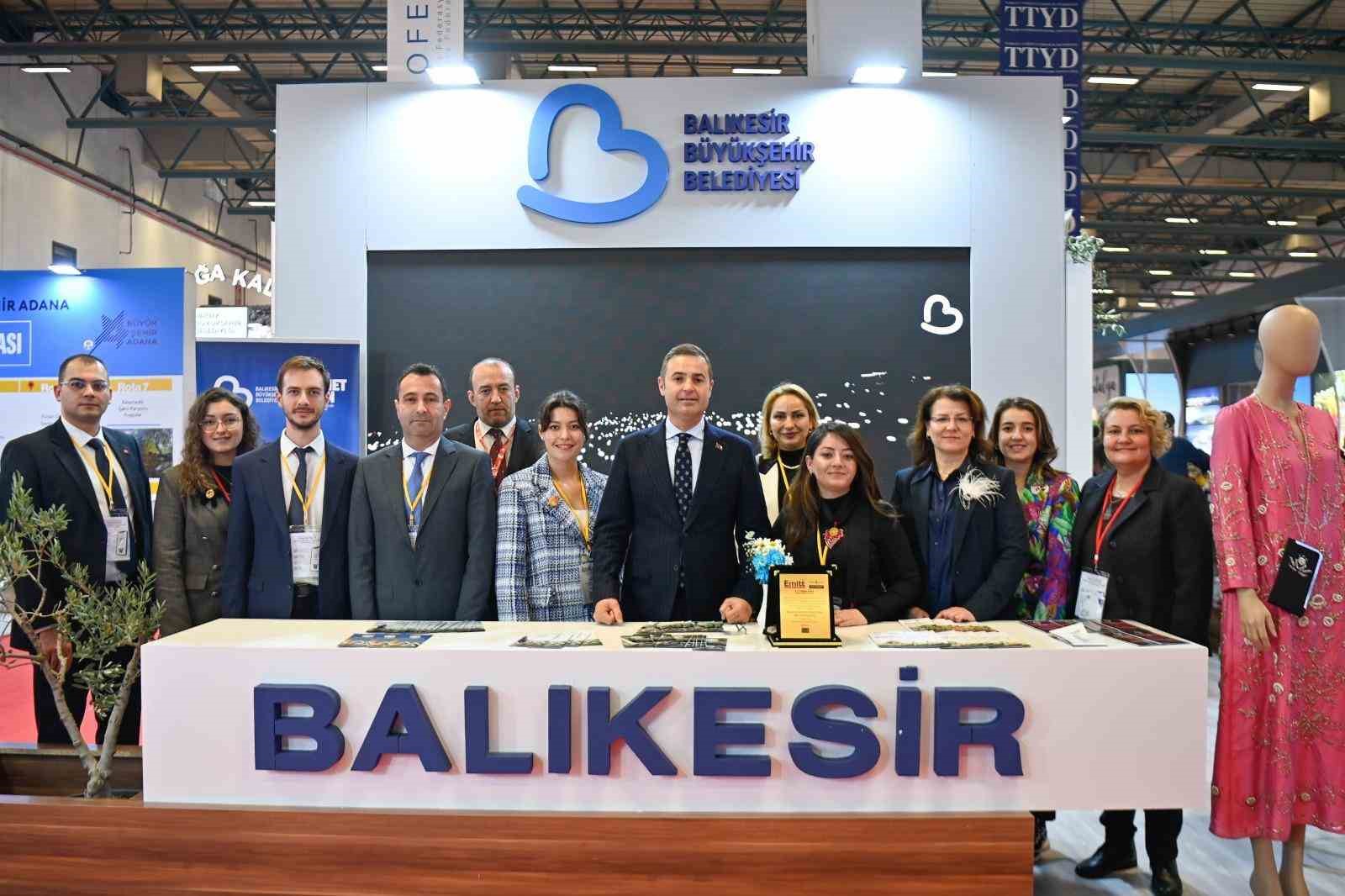 Vali Ustaoğlu, EMITT’te Balıkesir standını ziyaret etti
