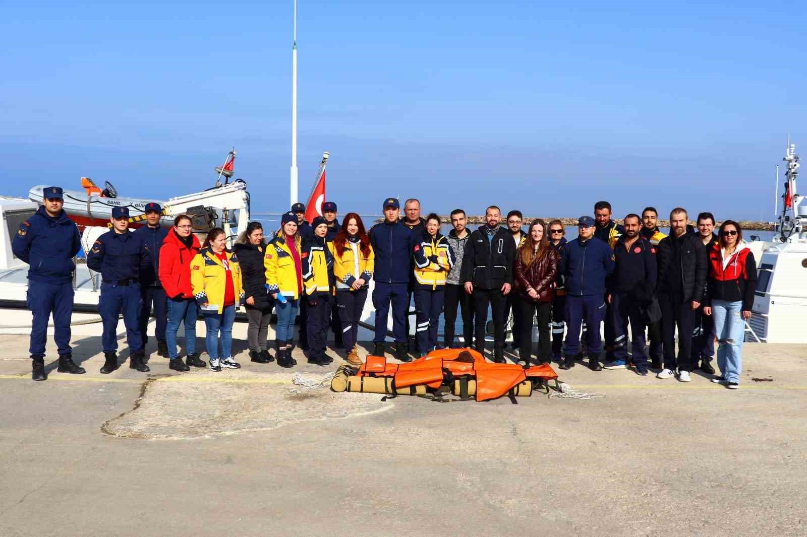 Enez’de 112 Acil ve Sahil Güvenlik ekipleri "tıbbi tahliye eğitimi" yaptı
