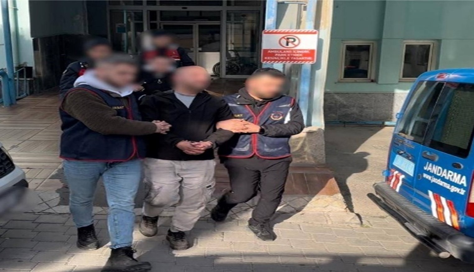 Ülke genelinde 60 suçtan 68 yılla aranan 3 hükümlü Denizli’de yakalandı
