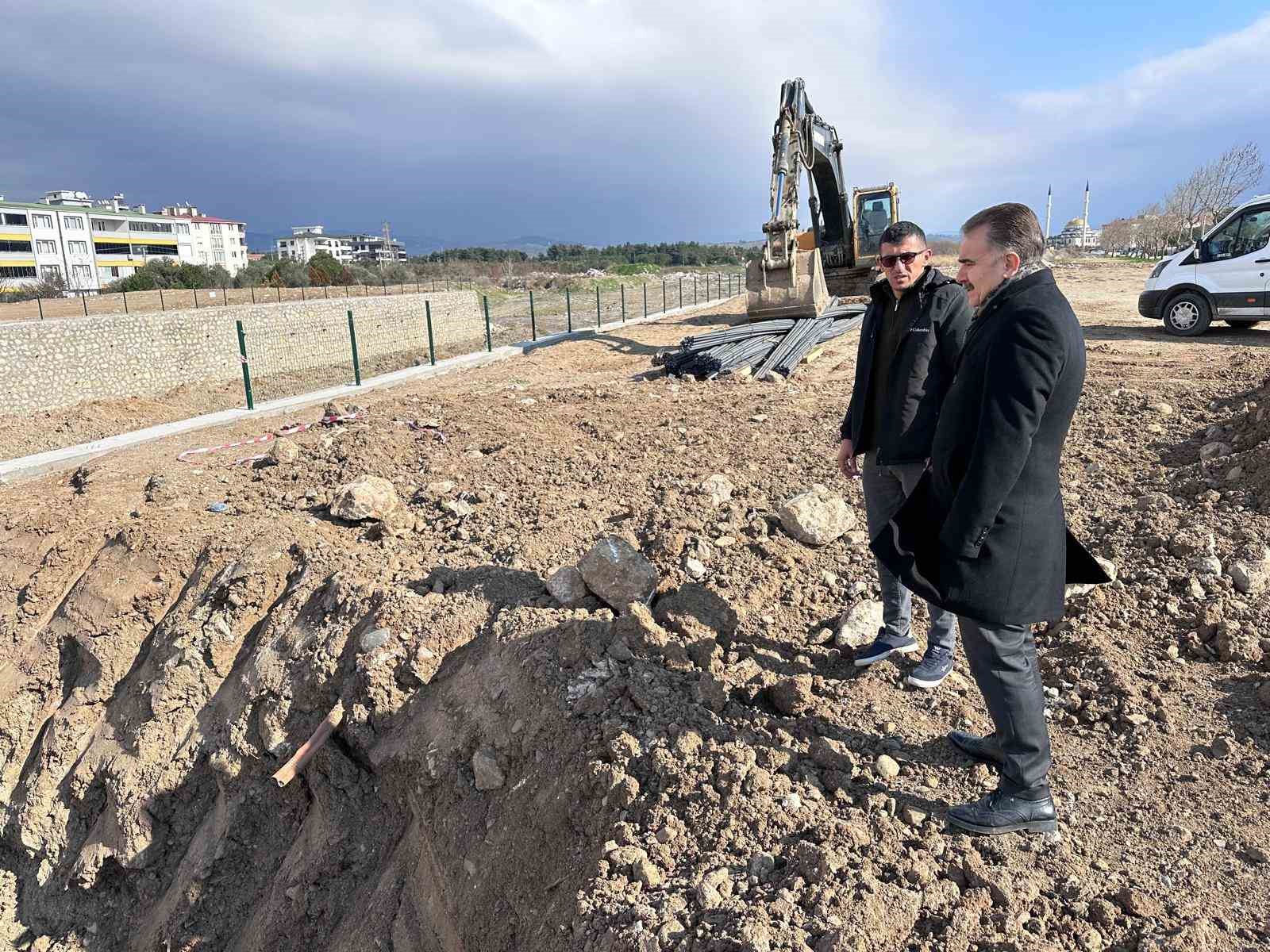 Edremit Çayı Köprüsü’nün inşaatına başlandı
