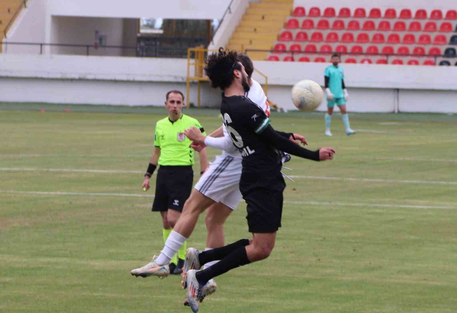 TFF 3. Lig: 7 Eylül Turgutlu 1984: 2 - Büyükçekmece Tepecikspor: 4
