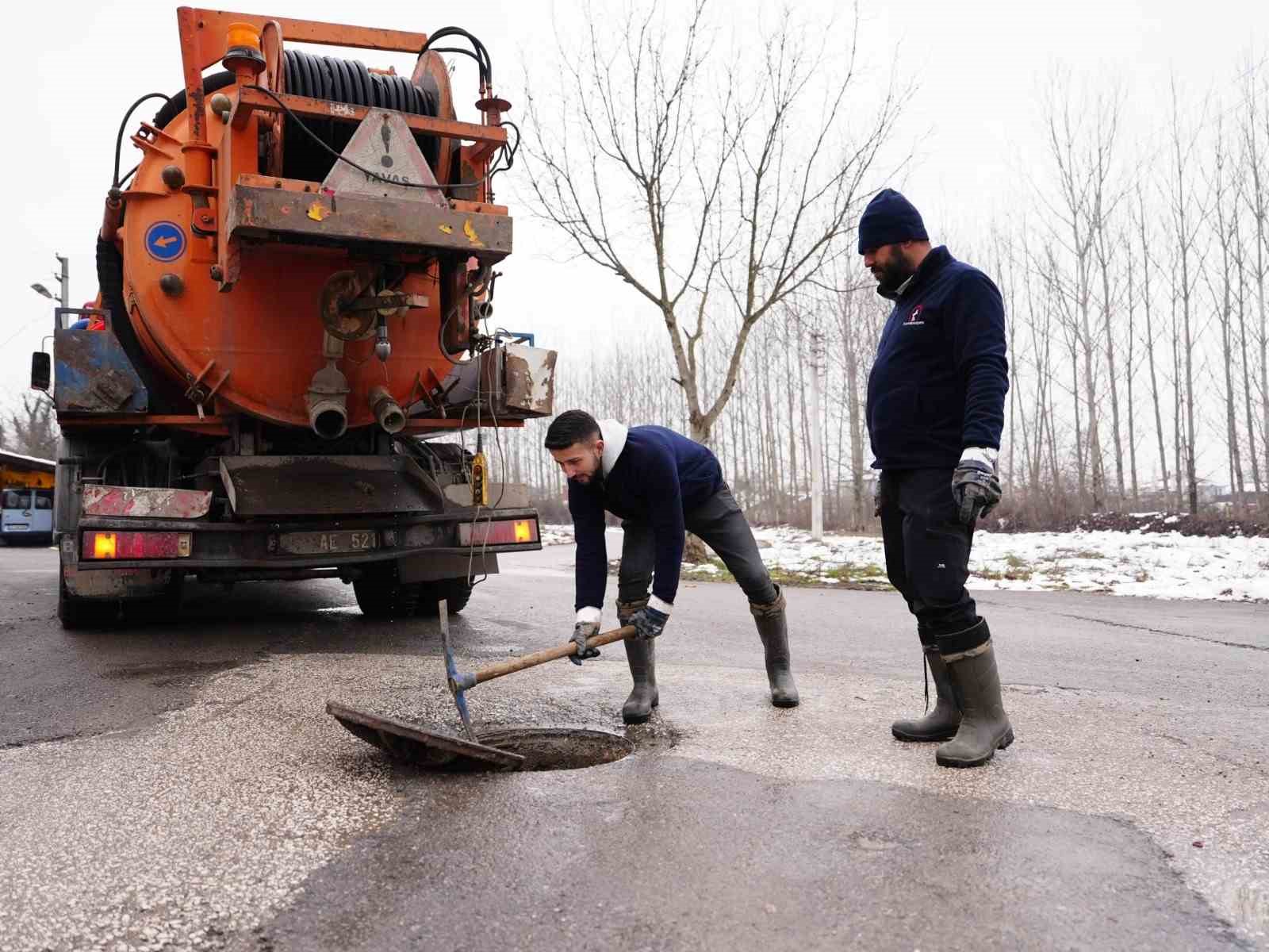 Kar küreme tamam, sıra tamiratta
