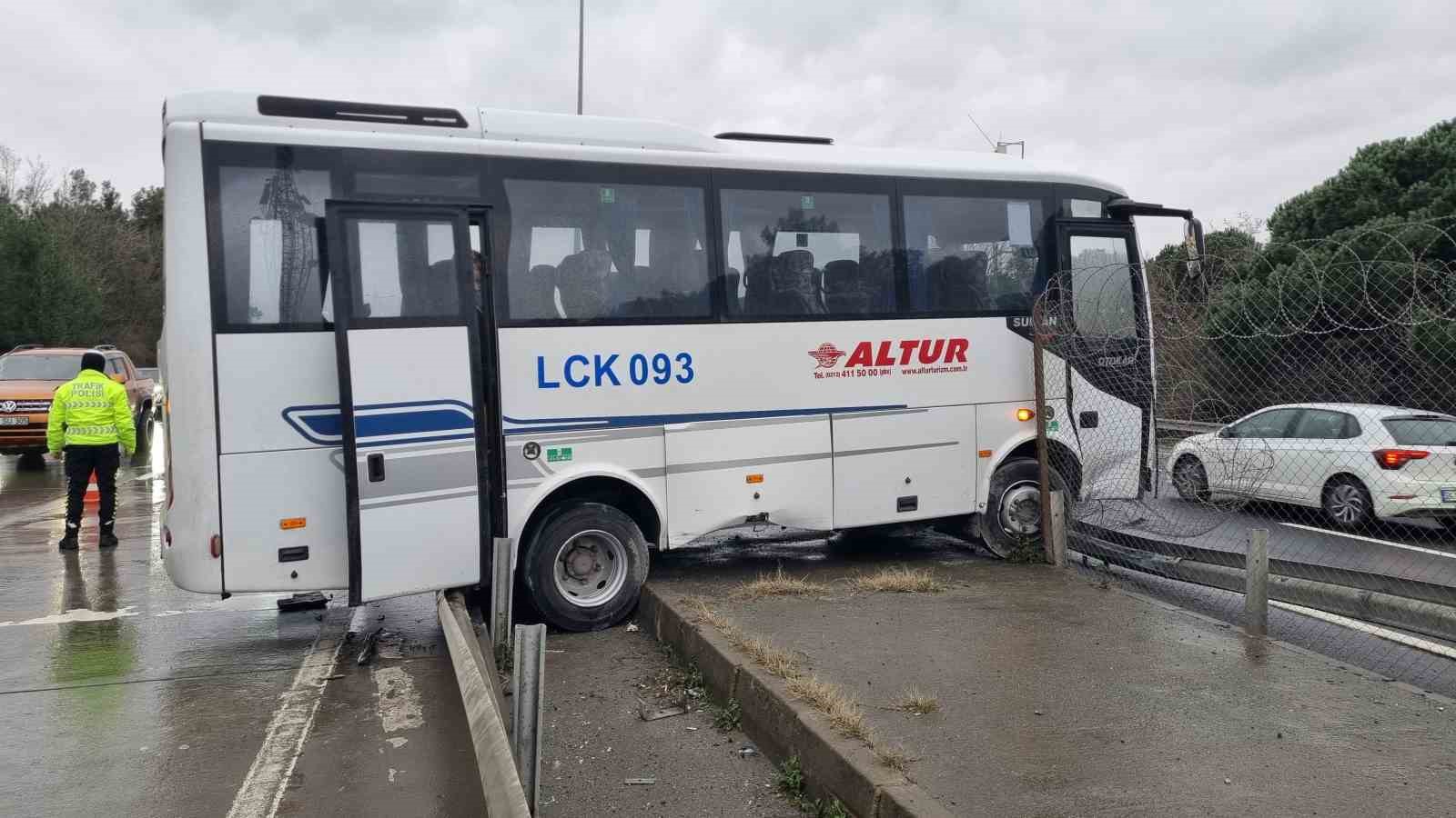 İşçi servisi kaza yaptı