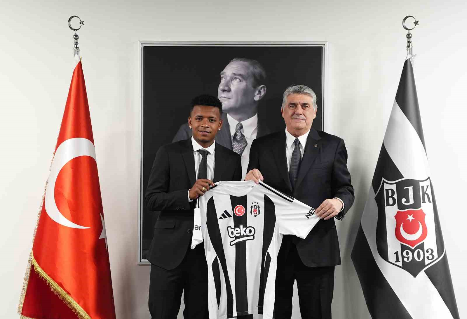 Beşiktaş, Keny Arroyo ile sözleşme imzaladı
