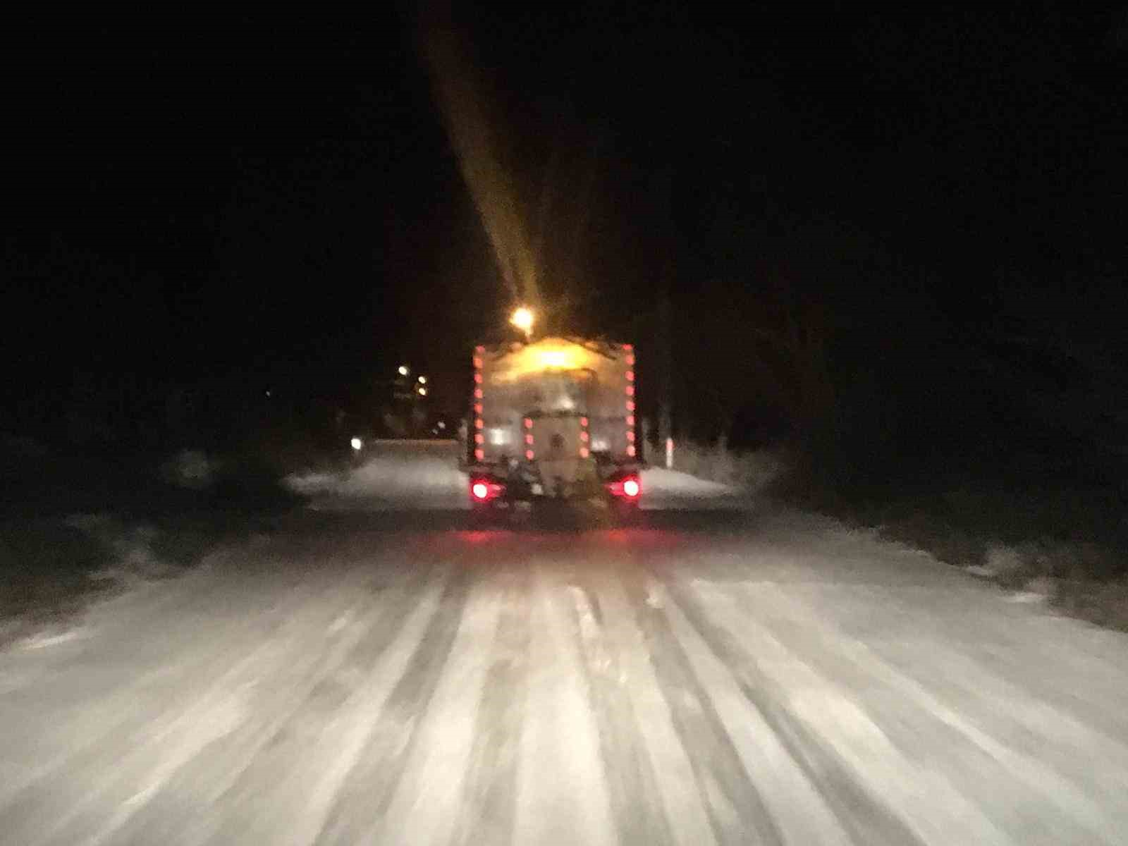 Belediye ekipleri gece boyunca teyakkuzda oldu
