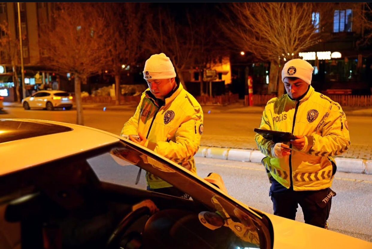 Isparta’da narkoalan ve trafik uygulaması: 22 sürücüye cezai işlem uygulandı
