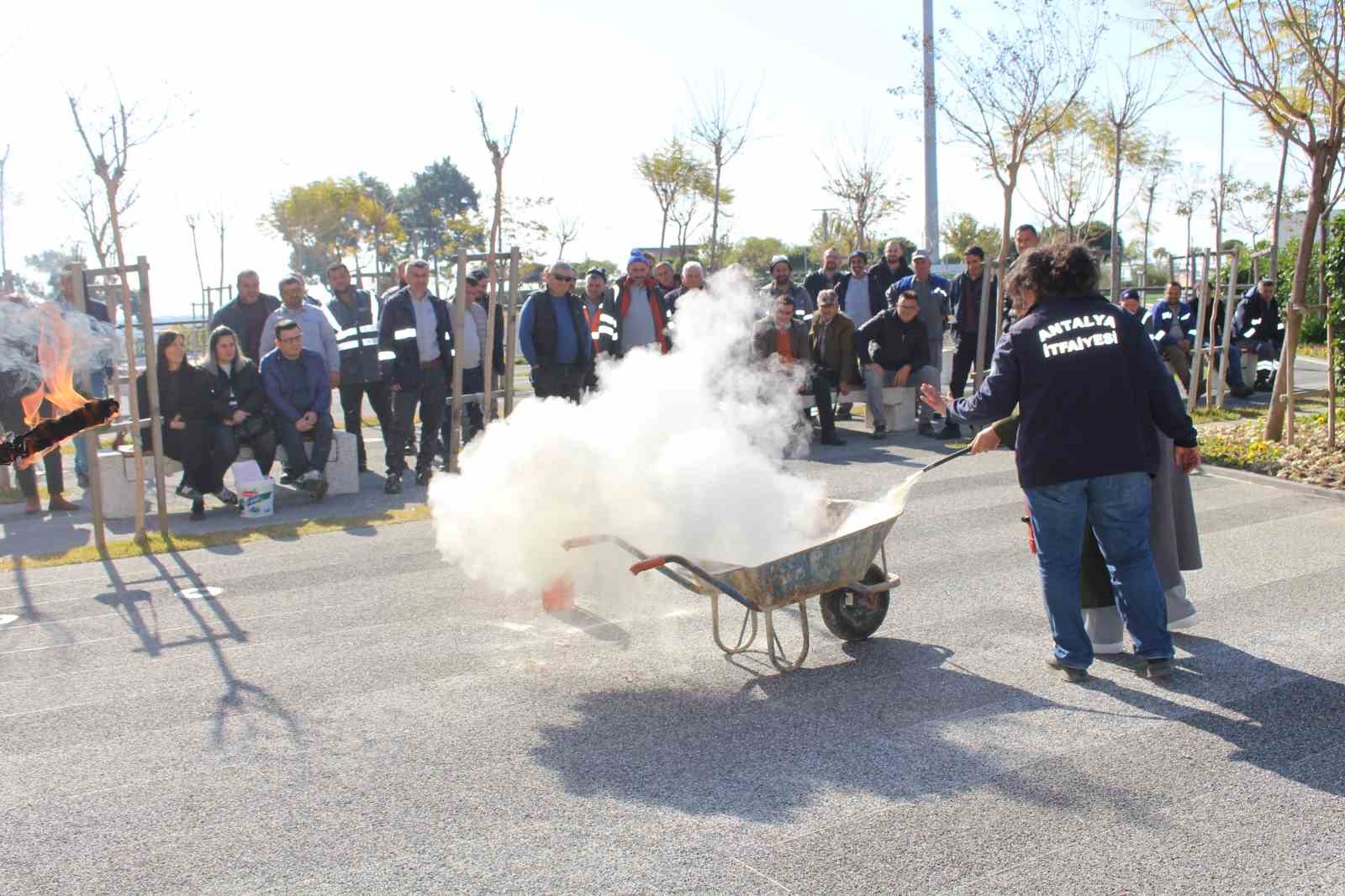 Manavgat ve Kemer’de yangın söndürme tatbikatlı eğitim
