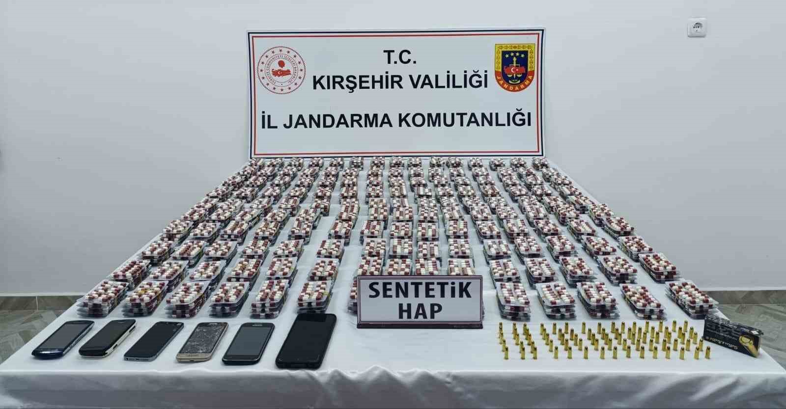 Kırşehir’de 8 bin 330 sentetik hap ele geçirildi
