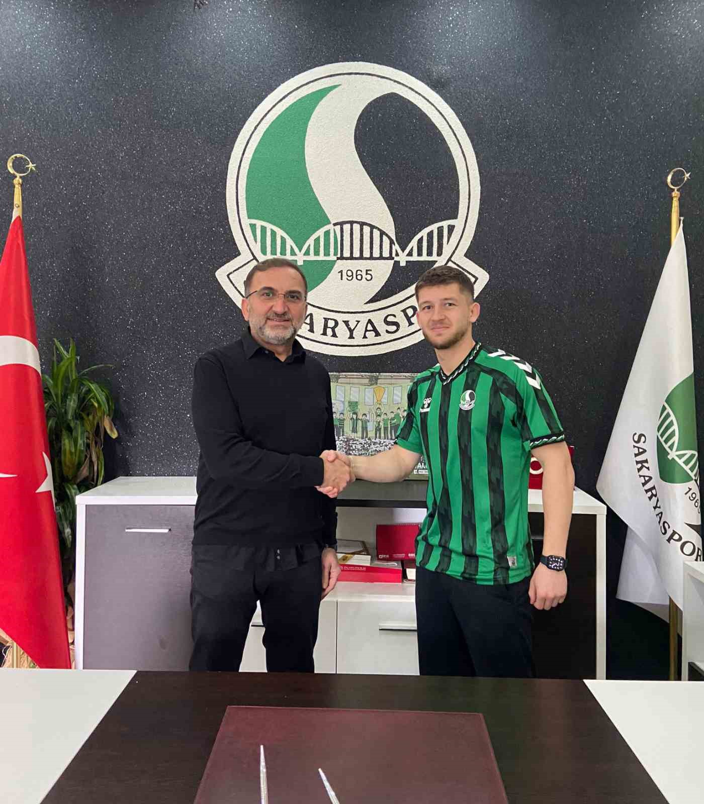 Sakaryaspor, Atanas Kabov’u kadrosuna kattı