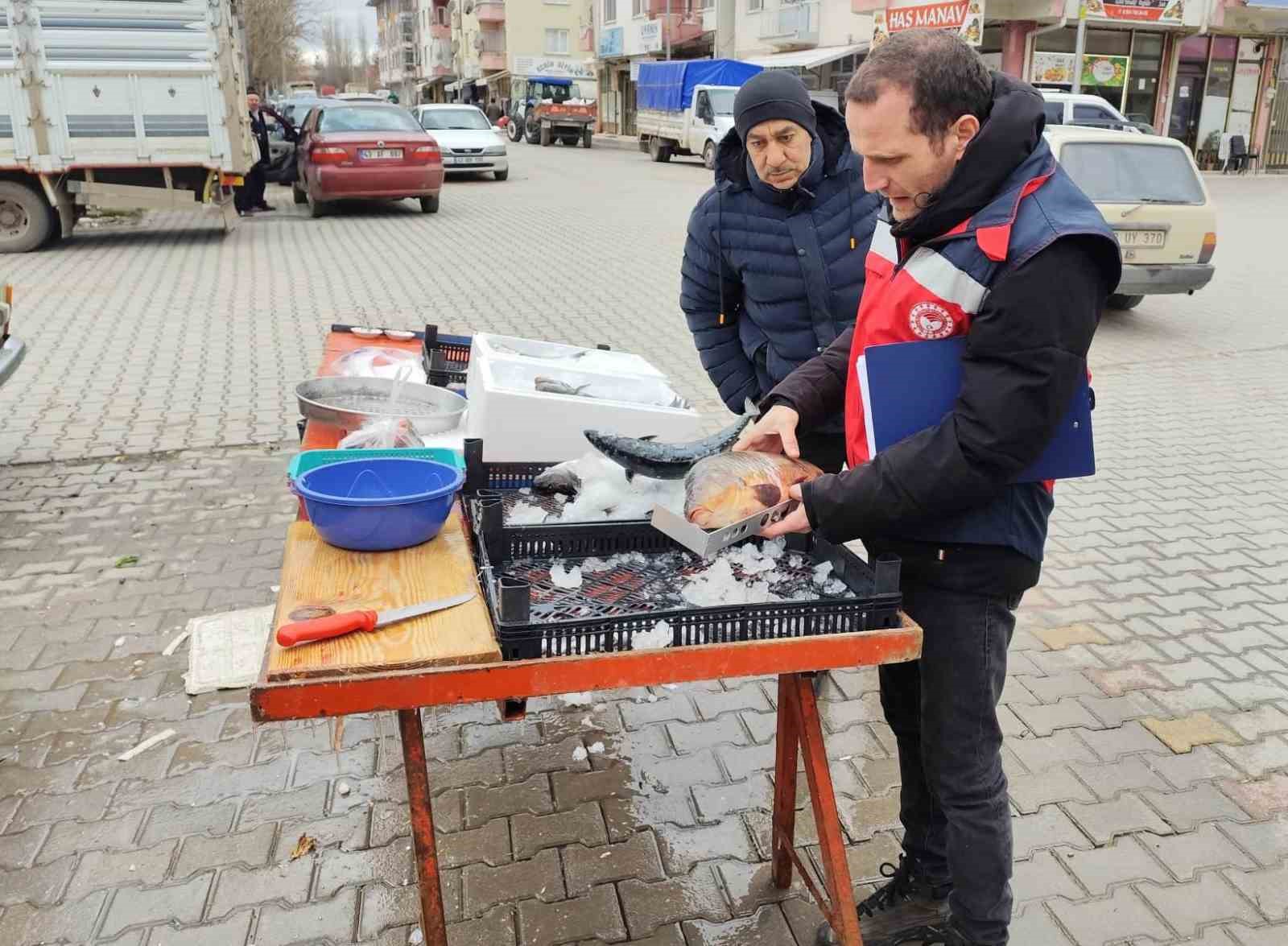 Çavdarhisar’da balık satış yeri denetimleri
