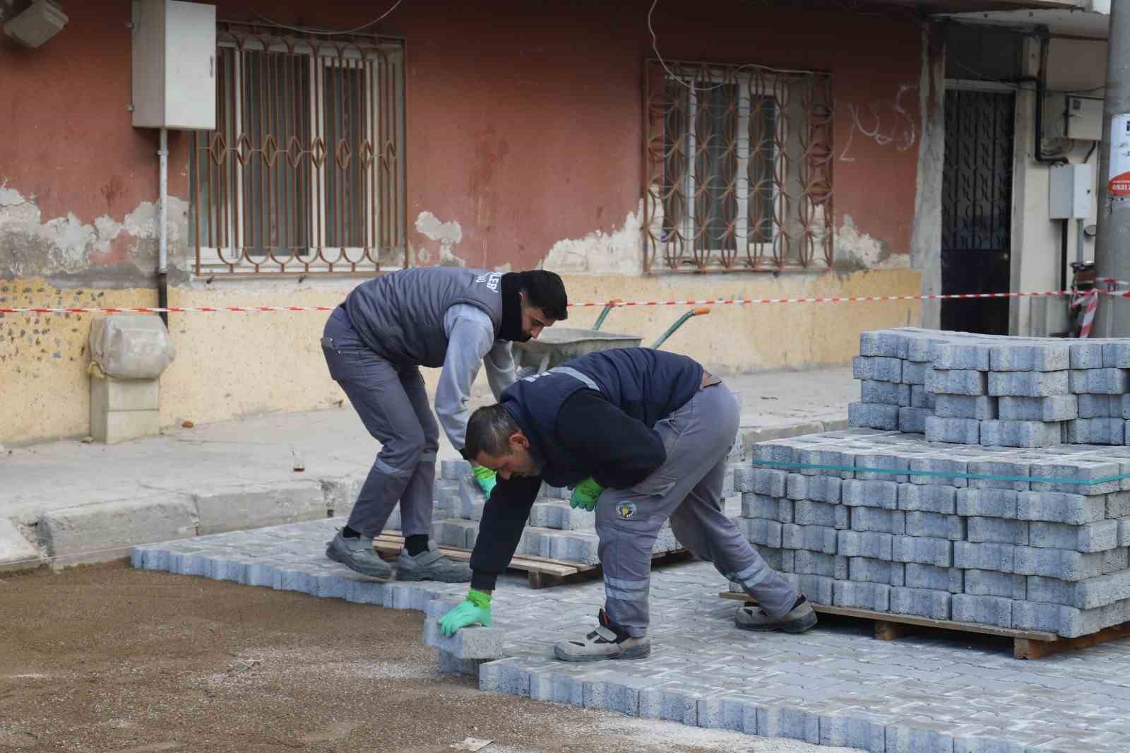 Turgutlu’nun 11 kırsal mahallesinde yollar düzenleniyor
