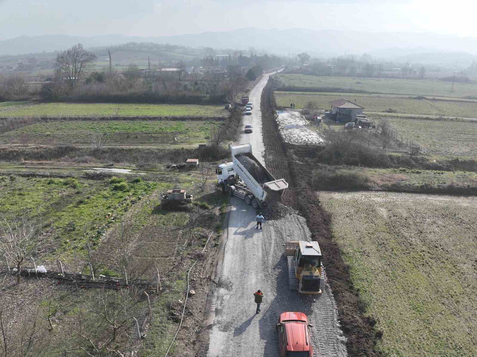 Gönen’in 15 yıllık yol sorununu Büyükşehir çözüyor
