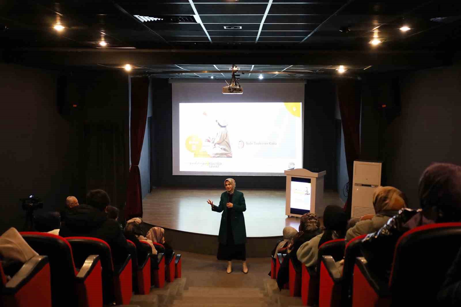 ‘Ailede Din Eğitimi’ semineri OSM’de düzenlendi
