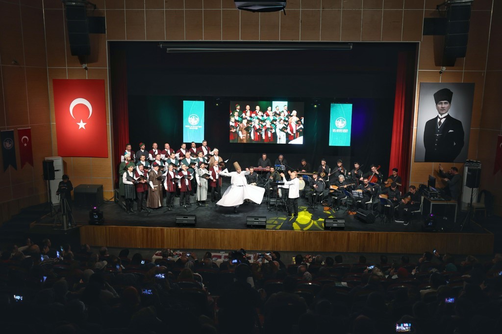 ‘Tasavvufî Nağmelerden İrfan Türküleri’ konseri büyük ilgi gördü
