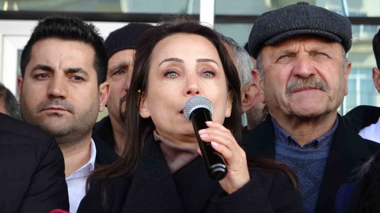 DEM Parti’li Hatimoğulları: "Bu diyalogun barışla taçlanmasından yanayız"
