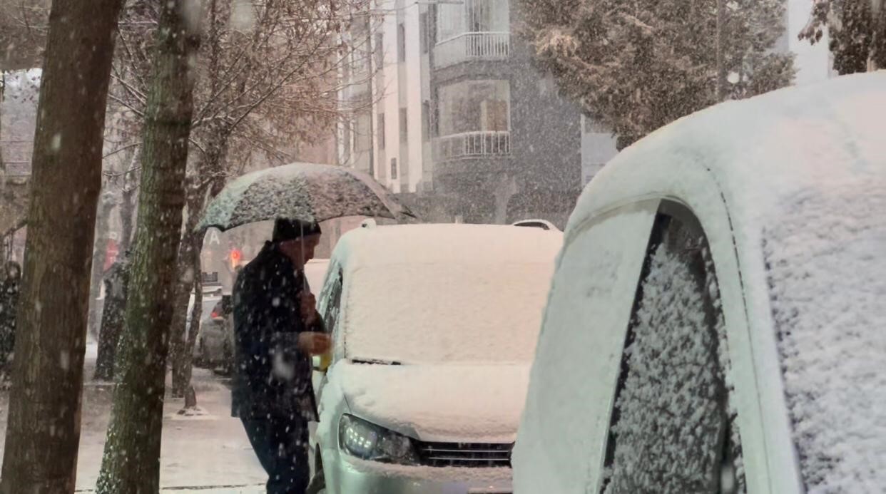 Isparta’da yoğun kar yağışı başladı, kartpostallık manzaralar ortaya çıktı
