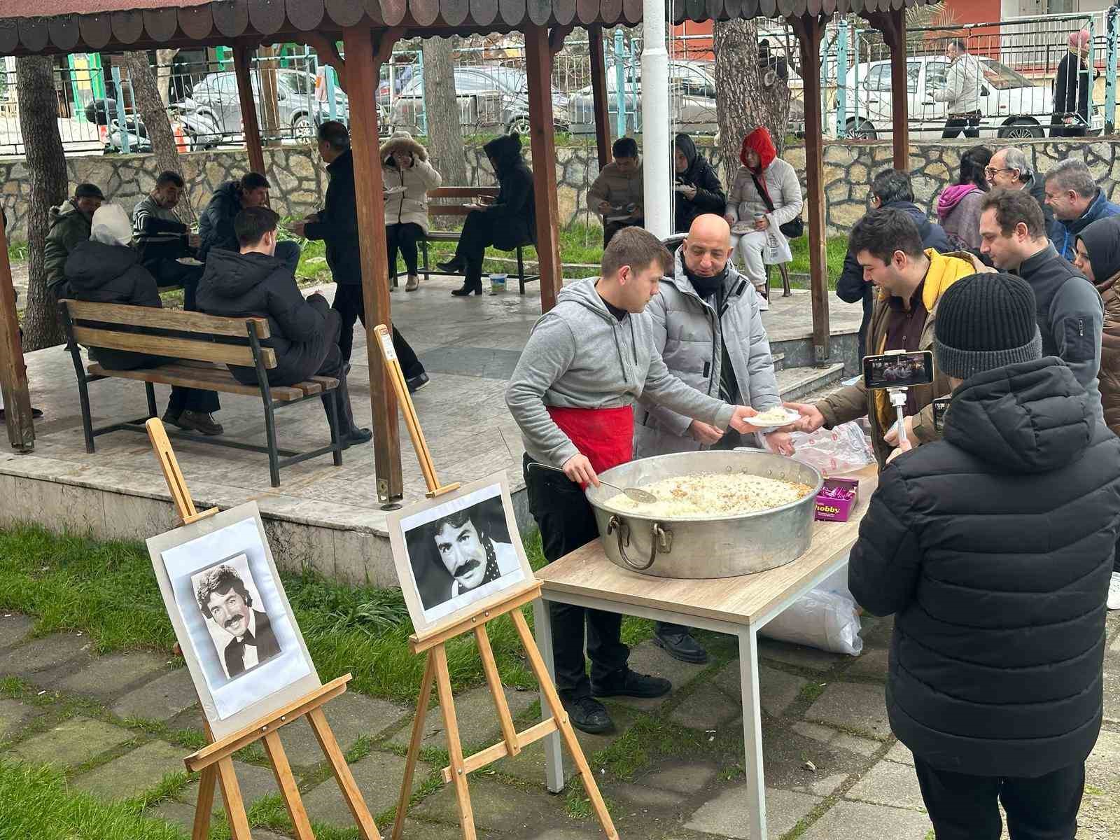 Balıkesir’de sanatçı Ferdi Tayfur için pilav hayrı
