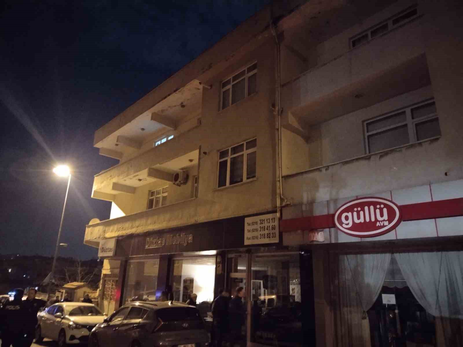 Üsküdar’da toprak kayması nedeniyle 2 bina boşaltıldı
