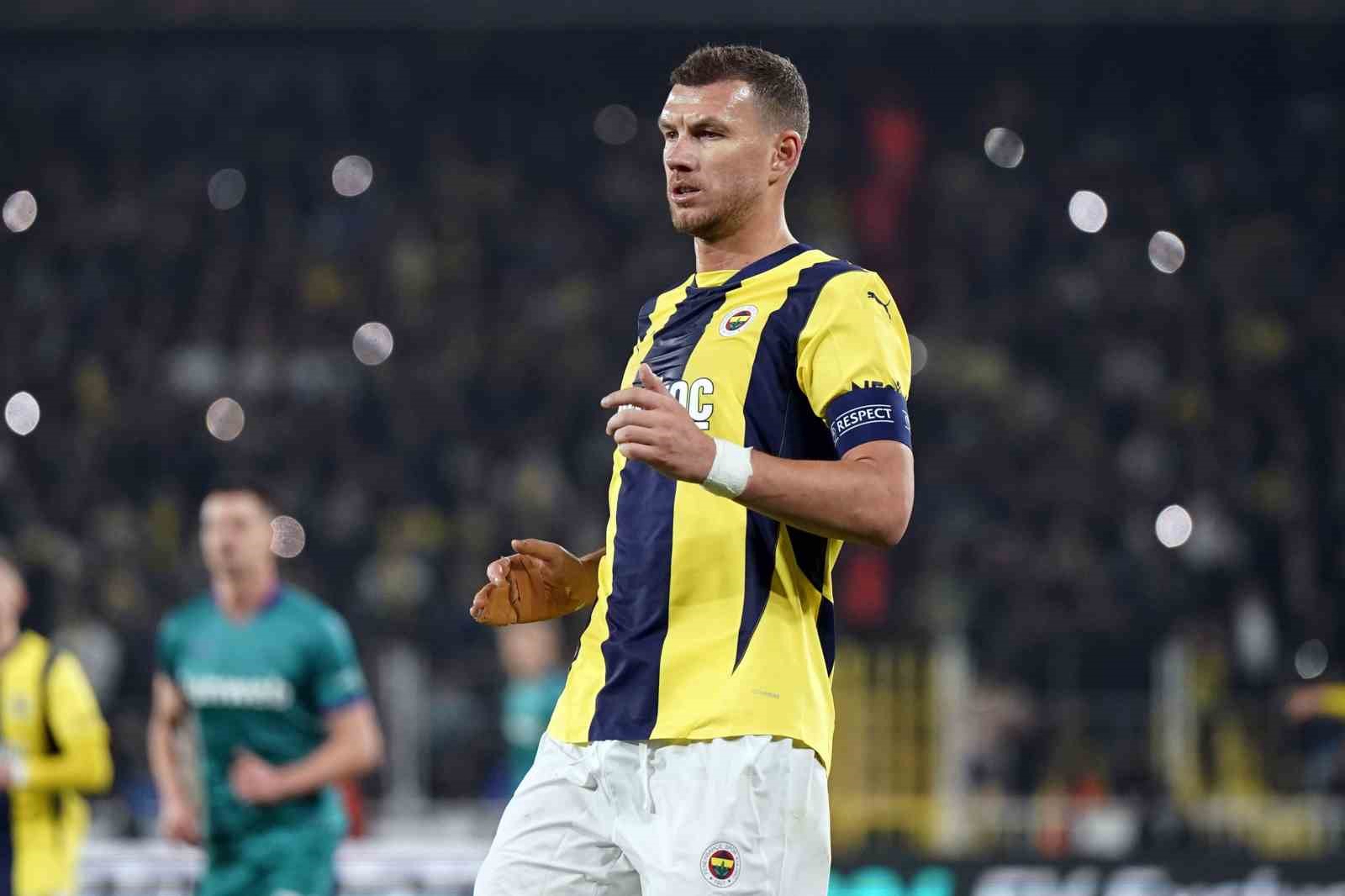 Edin Dzeko’nun elinde kırık tespit edildi
