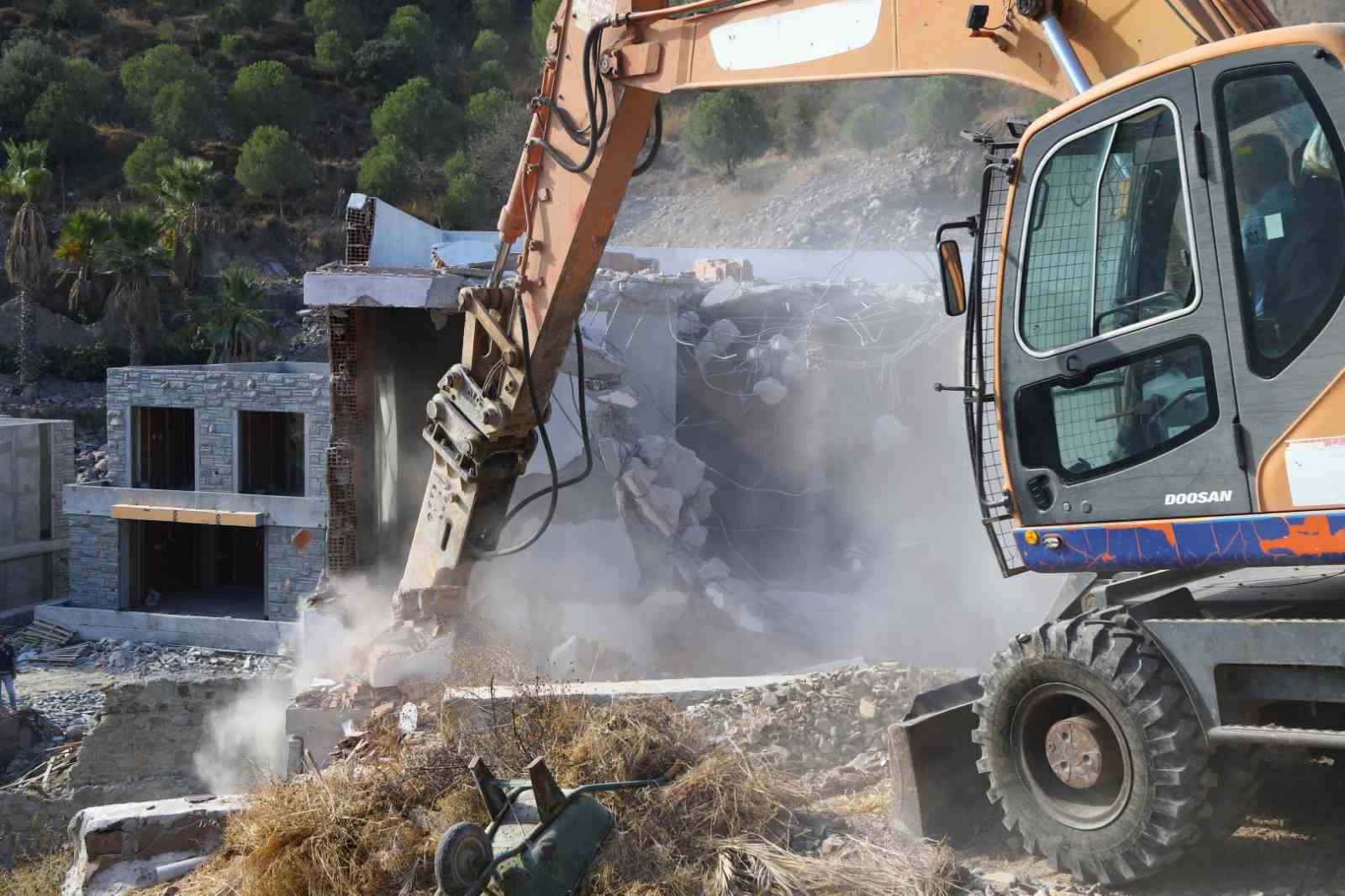 Bodrum’da kaçak yapılarla mücadele devam ediyor