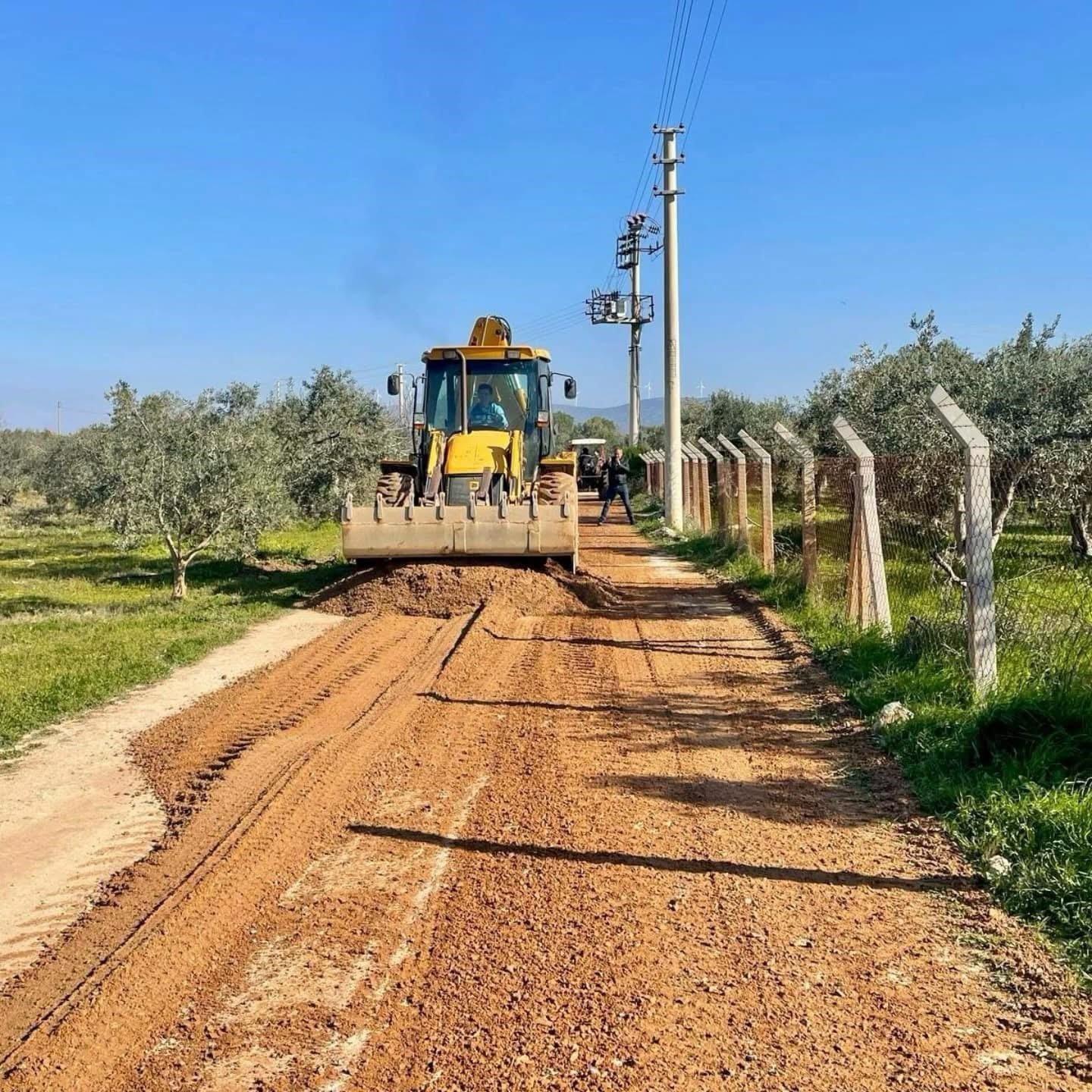 Didim’de yol yapım çalışmaları sürüyor
