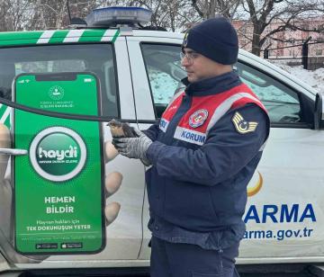 Jandarmadan atmacaya şefkat eli uzandı
