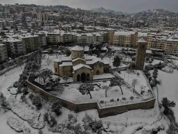 Trabzon şehir merkezi beyaz gelinliğini giydi
